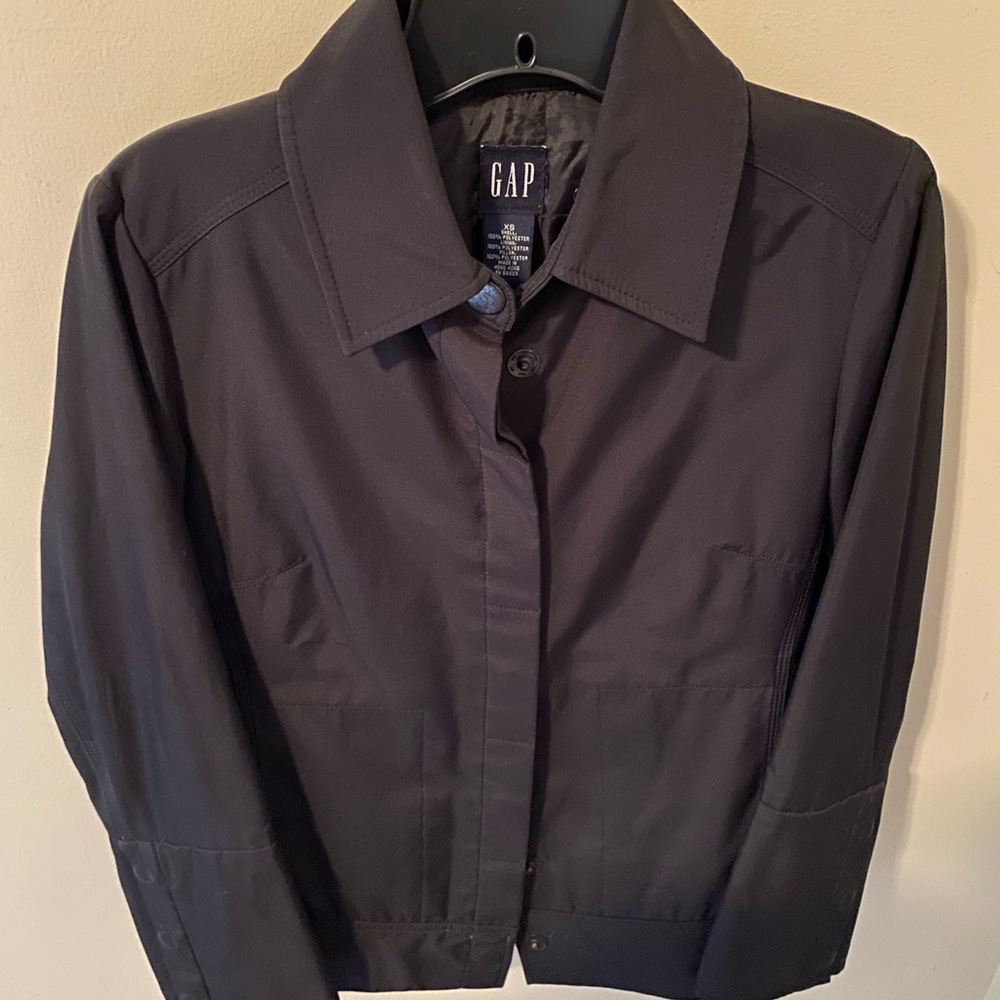 Gap XS 100% Polyester Jacket. Button Up. Great condition.